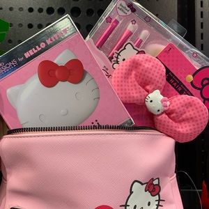 HELLO KITTY BUNDLES
